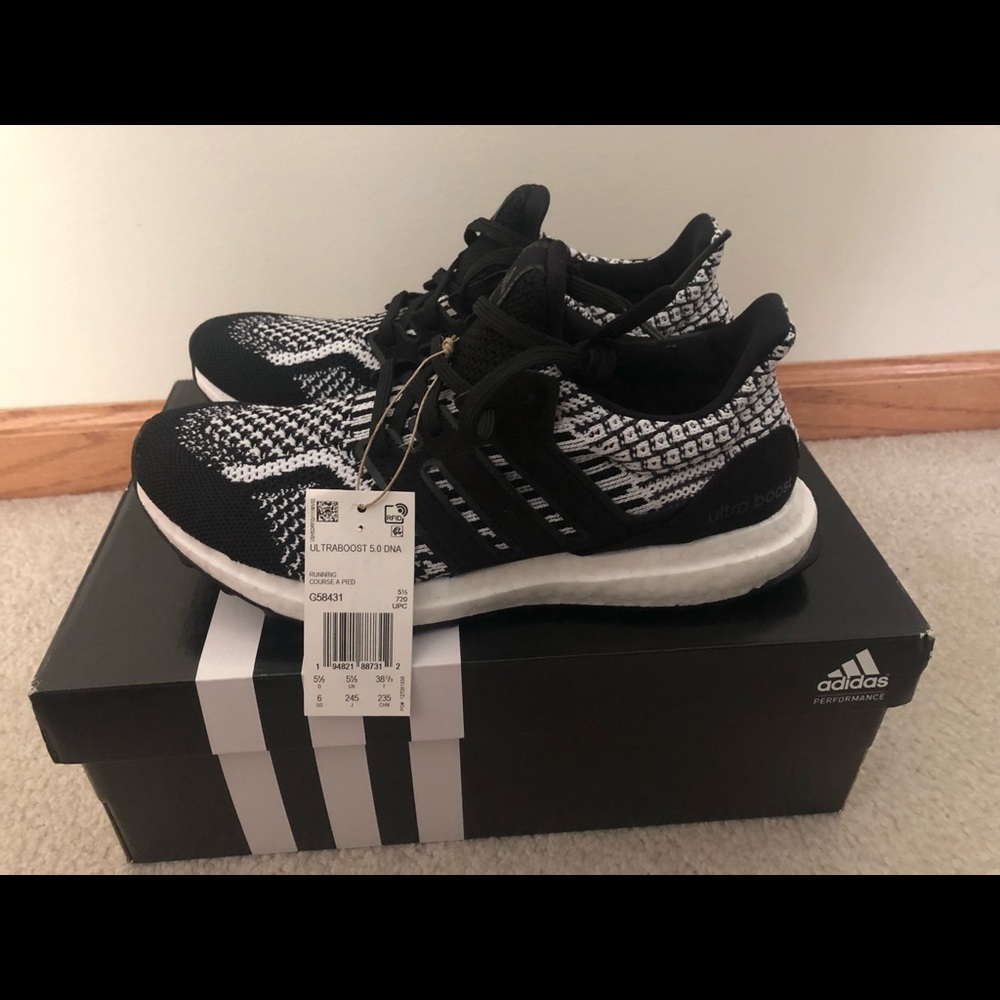 Adidas Ultraboosts 5.0 dna